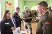 Міліцыя агітуе ў свае шэрагі вайскоўцаў і школьнікаў