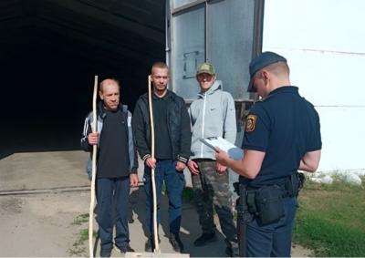 Наваполацкая міліцыя патрабуе, каб беспрацоўныя ўладкоўваліся ў сельгасарганізацыі. Але людзі адмаўляюцца