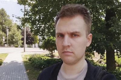 Палітвязень Мікіта Лосік пакінуў Беларусь