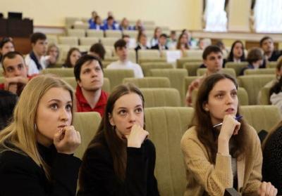 Газета  “Міёрскія навіны”  прапагандуе абавязковае размеркаванне студэнтаў-платнікаў